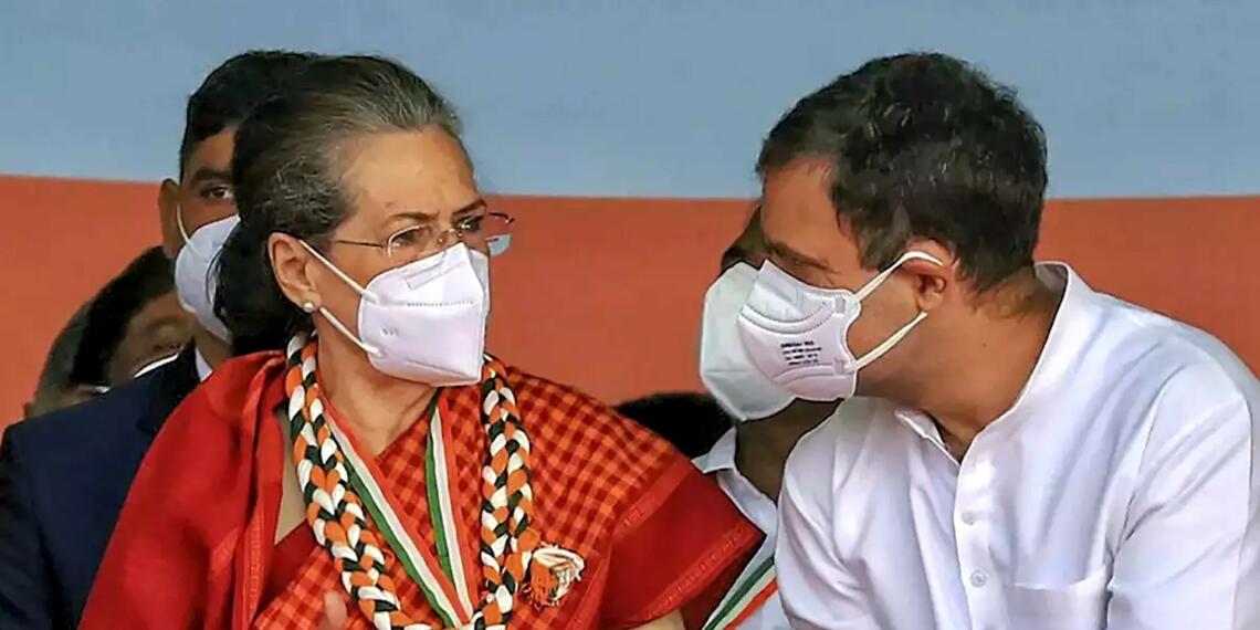 पद का मोह नहीं छोड़ पा रहीं सोनिया, पार्टी का नाश करके ही मानेगा गांधी परिवार