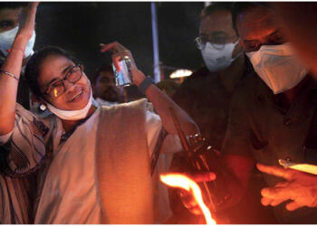 वाराणसी में फेल होने के बाद, ममता बनर्जी अब यूक्रेन संकट पर चिंतित हो रही हैं!