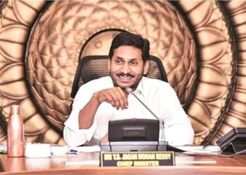 दोगुने जिले और तीन राजधानी – कैसे भारत में राज्य लोकलुभावन उपायों के माध्यम से अपने वित्त को बर्बाद कर रहे हैं