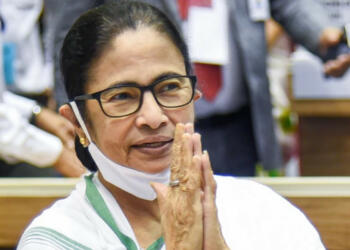 राज्यपाल को हटाकर अब बंगाल के विश्वविद्यालयों की चांसलर भी बनना चाहती हैं ममता बनर्जी