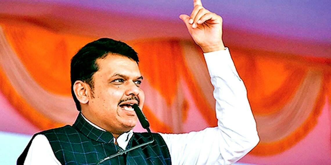 ‘शरद पवार के चरणों में हैं उद्धव ठाकरे’, भोजपुरी, हिंदी, मराठी में दहाड़े देवेंद्र फडणवीस