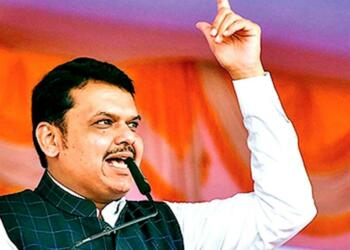 ‘शरद पवार के चरणों में हैं उद्धव ठाकरे’, भोजपुरी, हिंदी, मराठी में दहाड़े देवेंद्र फडणवीस