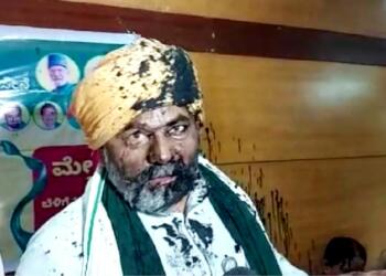 राकेश टिकैत का स्याही से भरा मुँह