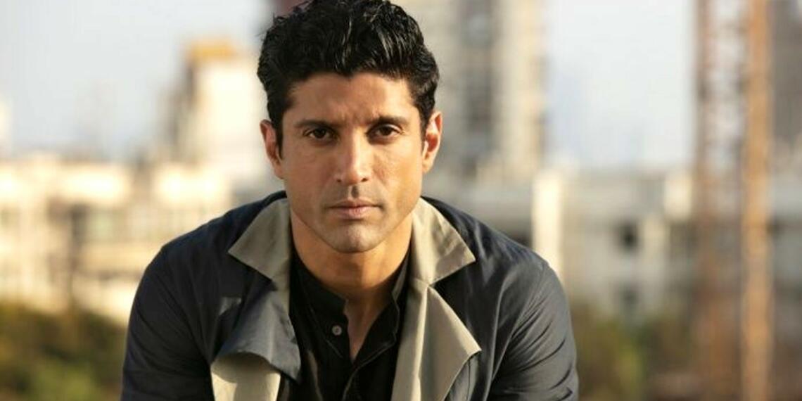 वो कैसे? अभी हाल ही में एक डिओ कंपनी के बेहद घृणास्पद एड के विषय पर फरहान अख्तर नैतिकता बांचते दिखाई पड़े। उन्होंने ट्वीट करते हुए कहा