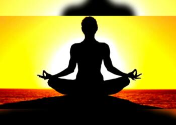 योग पूरी तरह से हिंदू है, इससे कोई अंतर नहीं पड़ता कि छद्म धर्मनिरपेक्षतावादी आपको क्या कहते हैं