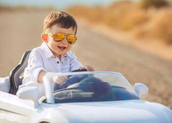Bacchon ke liye car