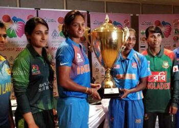 All captains with Women's Asia Cup 2022 trophy