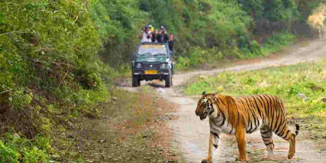 कॉर्बेट नेशनल पार्क कहां स्थित है