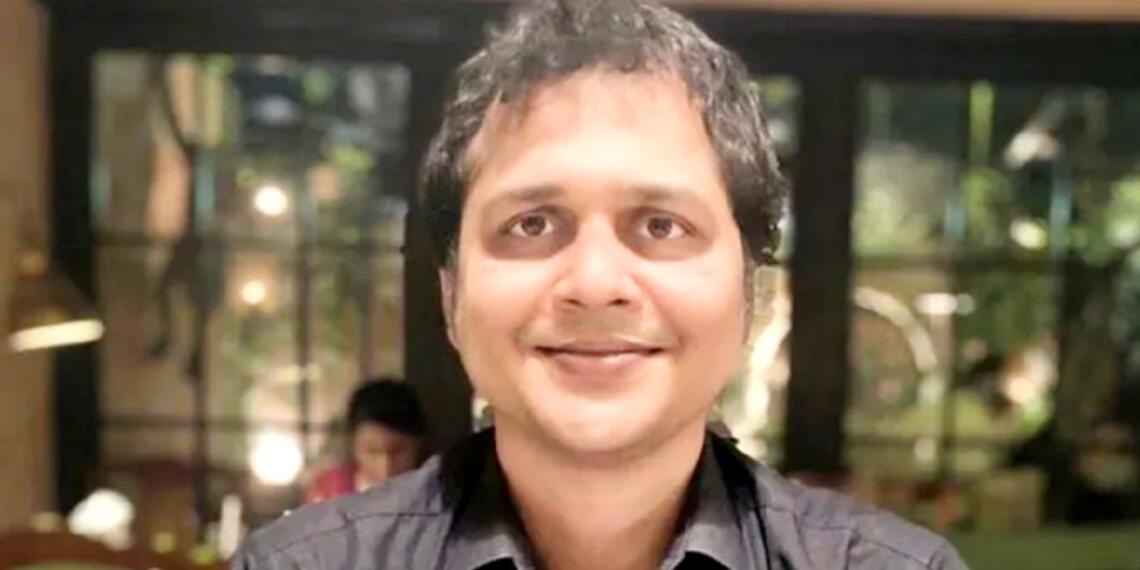 how habit of crowdfunding trouble saket gokhale