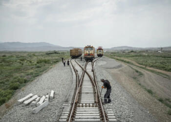 रूस-यूक्रेन जंग, रूस, ईरान, भारत, इंटरनेशनल नॉर्थ-साउथ ट्रांसपोर्ट कॉरिडोर, रूस-ईरान रेलवे परियोजना