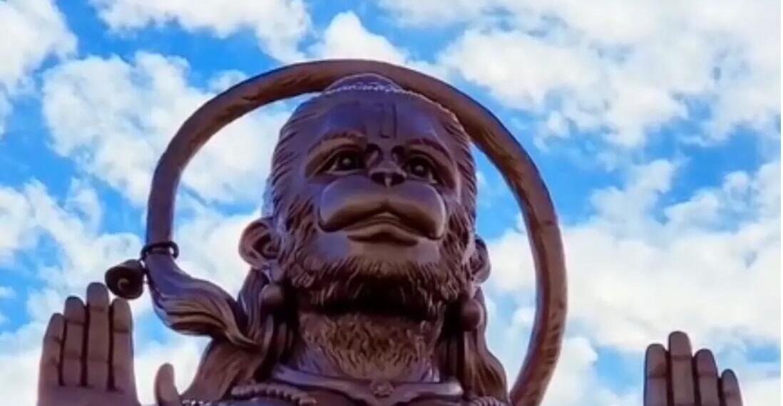 राम मंदिर की जगह हॉस्पिटल खुलवाने की सोच रखने वालों के पेट में होगा दर्द! अमेरिका में स्थापित हुई हनुमान लला की विशालकाय मूर्ति. पूरी दुनिया में बज रहा हिंदुत्व का डंका.