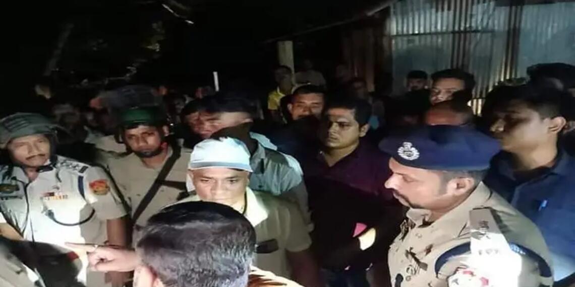 त्रिपुरा के काली मंदिर में मूर्ति तोड़फोड़ करने के बाद भड़की हिंसा, कई वाहनों और घरों को किया आग के हवाले