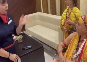 अविमुक्तेश्वरानंद, अगरतल्ला एयरपोर्ट