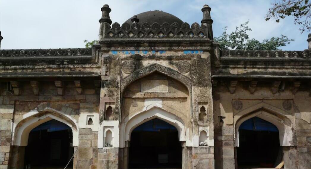 ASI का खुलासा: वक्फ बोर्ड का 120 से ज्यादा राष्ट्रीय स्मारकों और धरोहरों पर कब्जे का दावा।