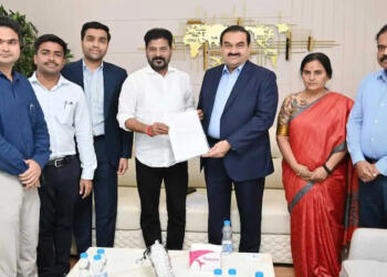 तेलंगाना CM रेवंत रेड्डी, गौतम अडानी