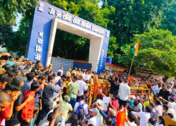 UPPSC: प्रयागराज में माने छात्र, योगी के दौरे से ठीक पहले आंदोलन खत्म, PCS प्री परीक्षा पर हुआ यह फैसला