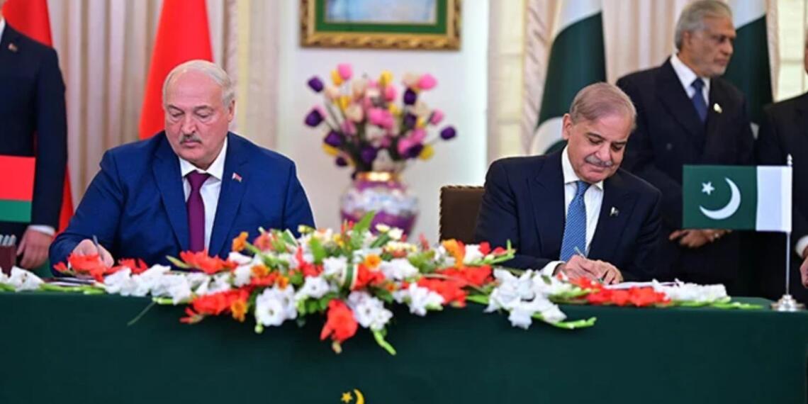 तीन दिवसीय दौरे पर पाक पहुंचे बेलारूस के राष्ट्रपति अलेक्जेंडर लुकाशेंको