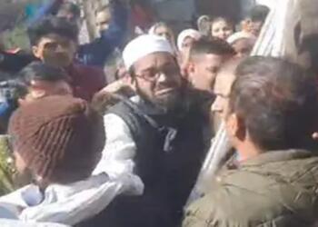 NIA Raids Mufti Khalid Nadvi's House in Foreign Funding Case, Crowd Rescues Cleric After Announcements from Mosques