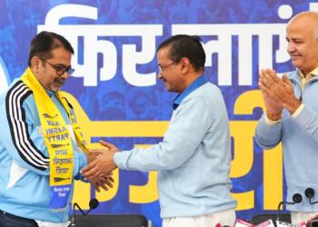'AAP' में शामिल हुए अवध ओझा