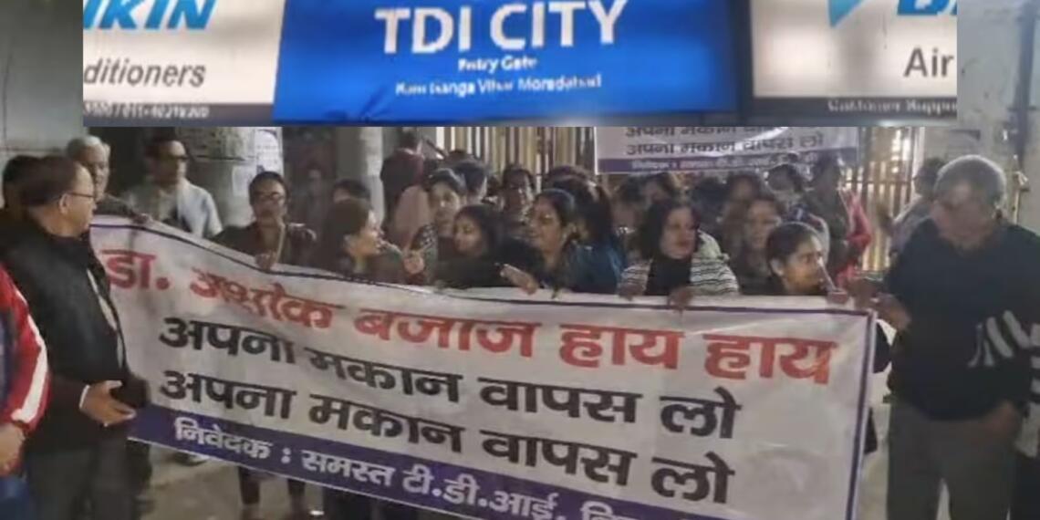 मंदिर के सामने मुस्लिम को बेच दिया मकान तो विरोध पर उतरे कॉलोनी के लोग; हिंदुओं के विरोध में उतरे सपाई