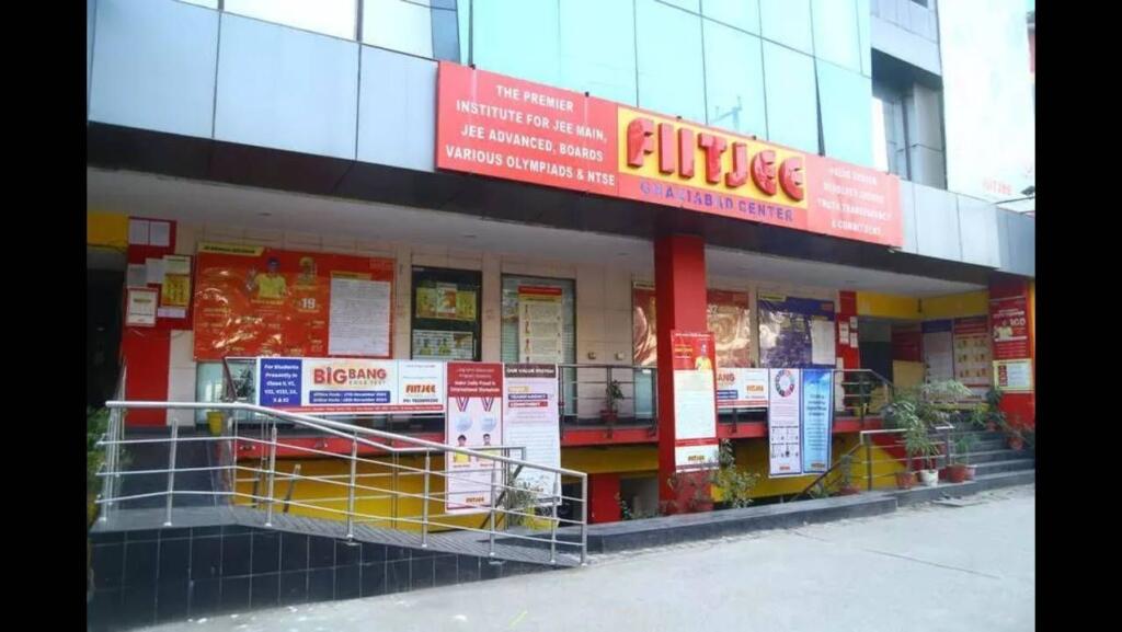 FIITJEE Coaching Shutdown