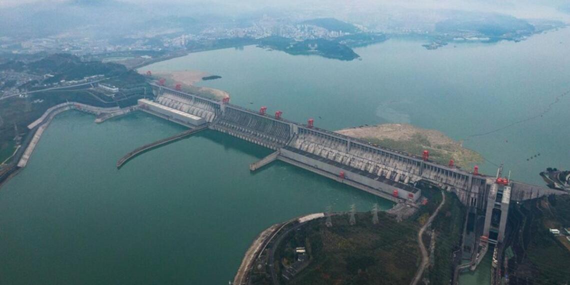 चीन के हुबेई प्रांत में यांग्जी नदी पर बना थ्री गॉर्जेस डैम