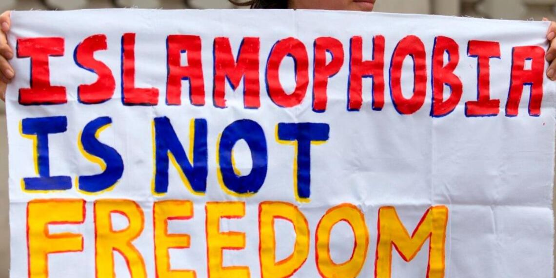 इस्लामोफोबिया शब्द का प्रयोग बढ़ने का एक प्रमुख कारण अमेरिका में हुआ 26/11 का आतंकी हमला था