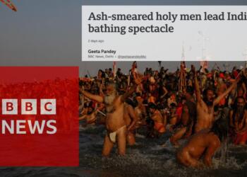 कुंभ में स्नान करते साधु और BBC की खबर की बदली हुई हेडलाइन