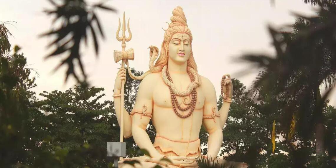 नित्य, सनातन एवं शुभता की सारगर्भित चेतना हैं भगवान शिव; समझिए शिवरात्रि और महाशिवरात्रि का अंतर