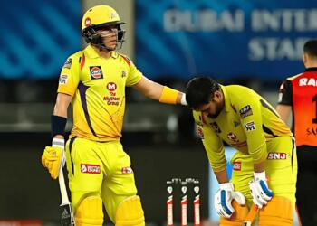 FILE PHOTO: सनराइजर्स हैदराबाद के खिलाफ मैच के दौरान धोनी (साभार:X)