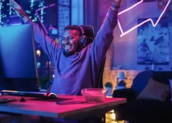 How a Gamer Becomes a Professional Player