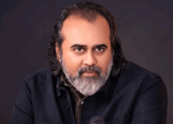 आचार्य प्रशांत की शिक्षा को लेकर भी कई लोगों ने सवाल उठाए हैं