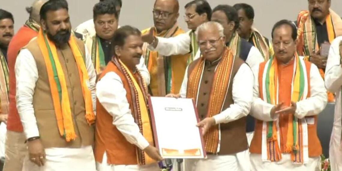 मनोहर लाल खट्टर ने प्रदेश परिषद की बैठक में दिलीप जायसवाल की ताजपोशी पर लगाई मुहर