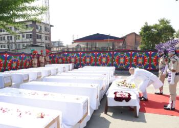 मृतकों के परिवारवालों से मिले Amit Shah, दी श्रद्धांजलि