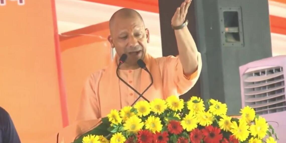 बंगाल हिंसा को लेकर भड़के सीएम योगी