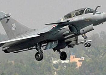 भारत-फ्रांस के बीच राफेल डील हुई