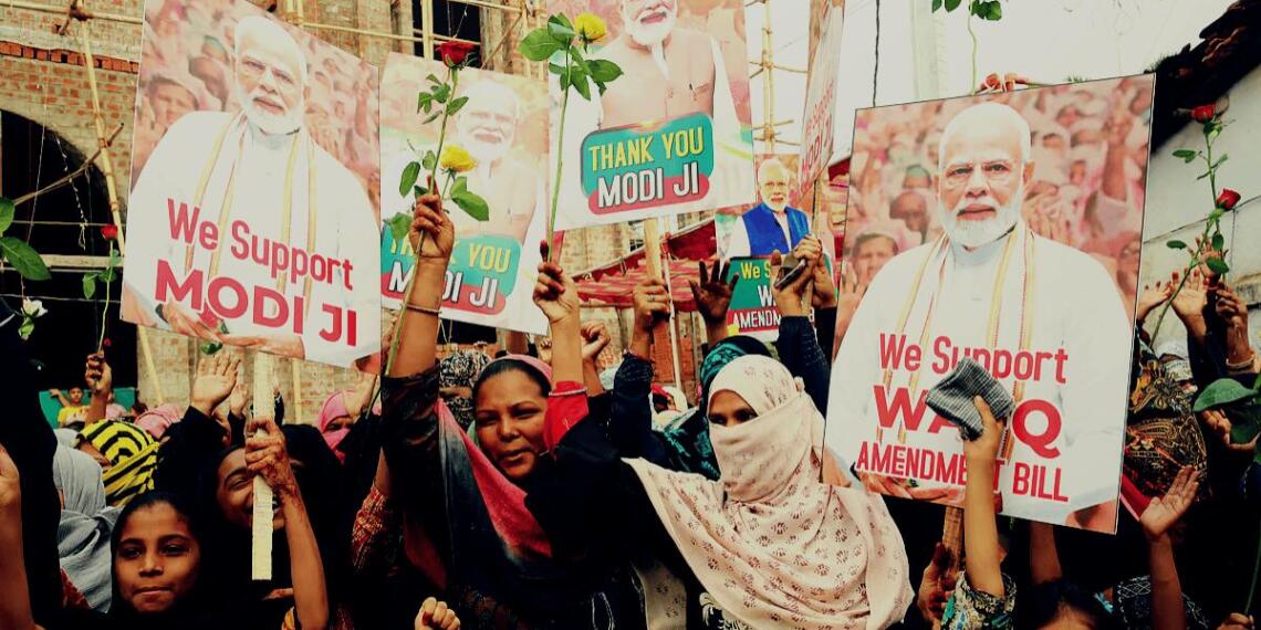 वक्फ कानून पर दो फाड़ हुए मुस्लिम संगठन: मुस्लिम वुमेन पर्सनल लॉ बोर्ड ने किया कानून का समर्थन, पीएम मोदी की जमकर की तारीफ