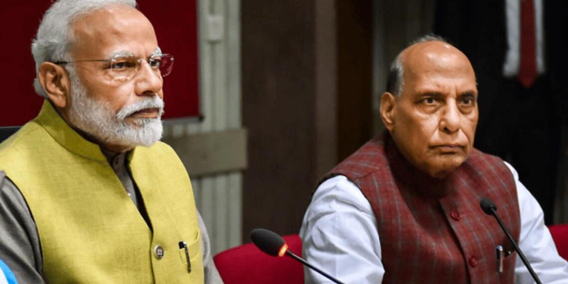 पीएम मोदी और रक्षा मंत्री राजनाथ सिंह