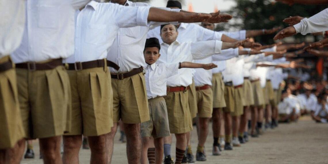 एक दूसरे का साथ देना ही ‘स्वयंसेवक’ की परिभाषा