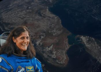 अंतरिक्ष से भारत का नज़ारा (चित्र: NASA) और सुनीता विलियम्स