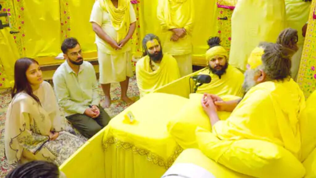 पत्नी अनुष्का शर्मा के साथ वृन्दावन पहुंचे विराट कोहली