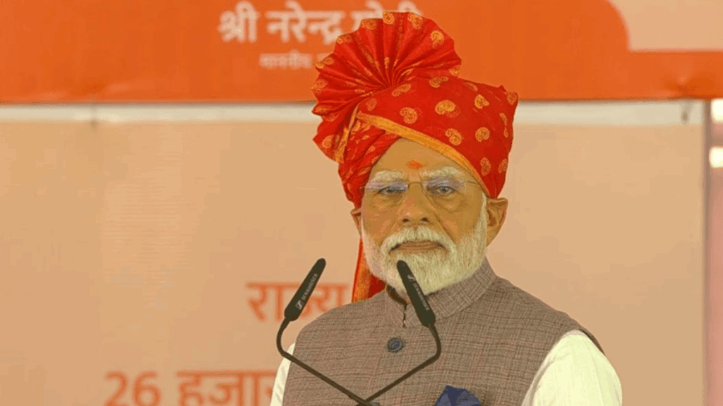 बीकानेर में जनसभा को संबोधित करते पीएम मोदी