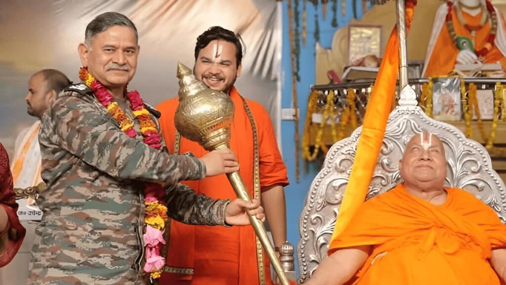 आर्मी चीफ के साथ स्वामी रामभद्राचार्य