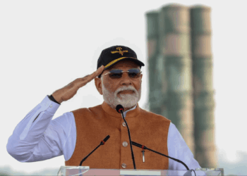 आंतिकयों के फन को उनके घर में घुसकर कुचला: S400 के सामने से पीएम मोदी का पाकिस्तान को कड़ा संदेश