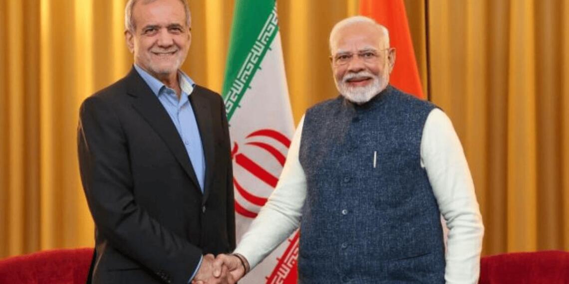 प्रधानमंत्री नरेंद्र मोदी ने ईरान के राष्ट्रपति डॉ. मसूद पेजेशकियन (Photo - MEA)