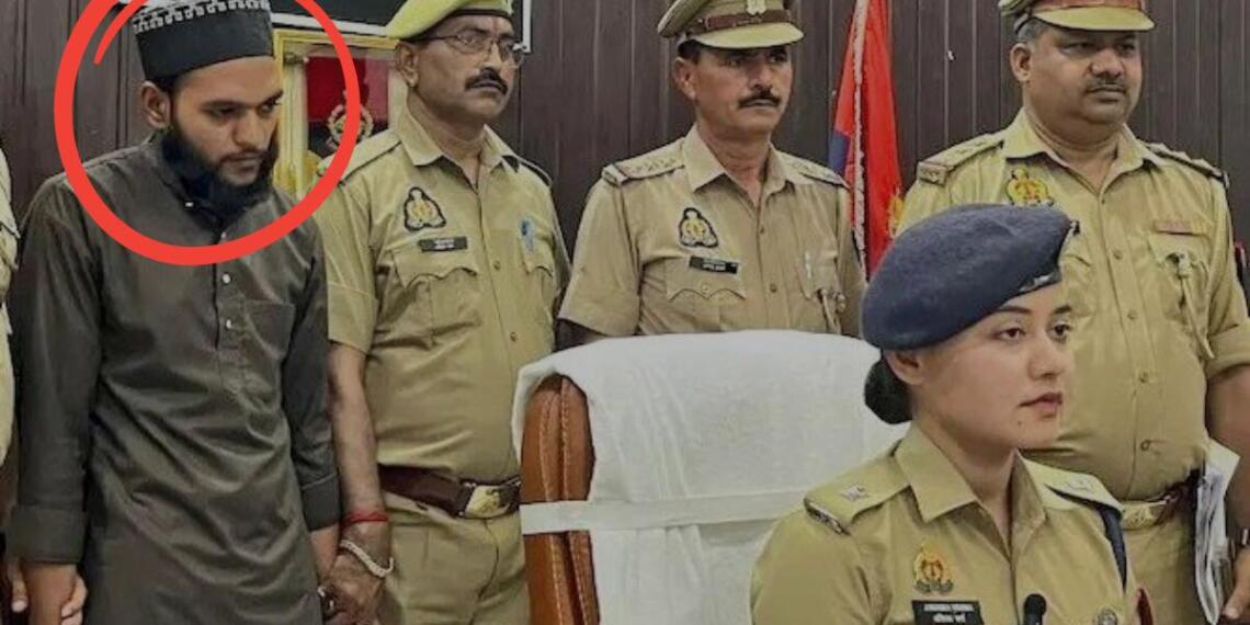 पुलिस द्वारा गिरफ्तार किया गया नबी हसन