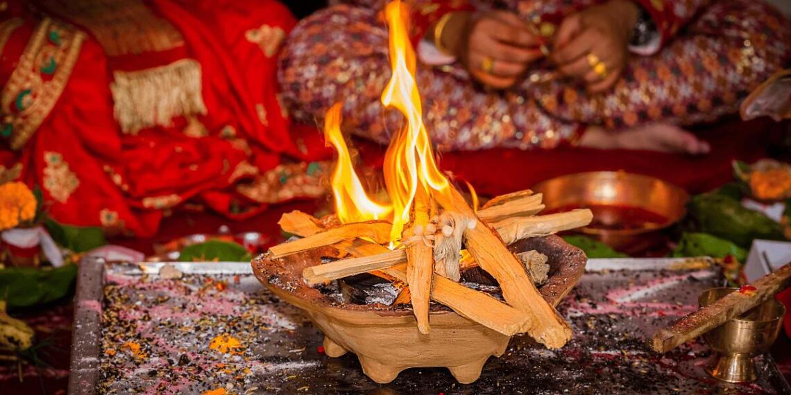 शादियों को लेकर समाज की सोच बदल रही है? (Photo- Canva)