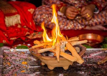 शादियों को लेकर समाज की सोच बदल रही है? (Photo- Canva)