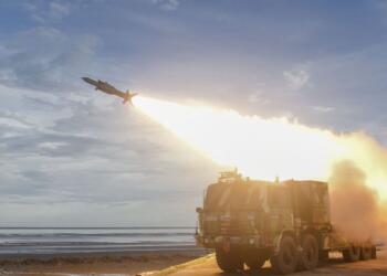 लद्दाख में 15,000 फीट पर ‘आकाश प्राइम एयर डिफेंस सिस्टम’ का सफल परीक्षण: हवाई हमलों को मिलेगा जवाब