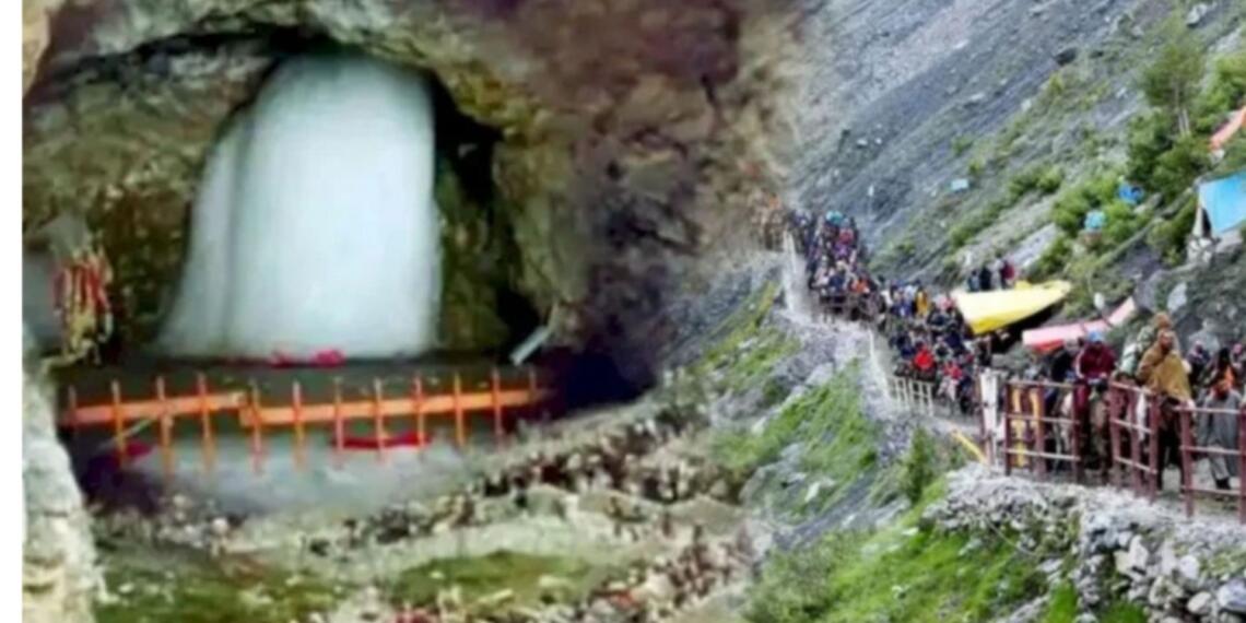 अमरनाथ यात्रा शुरू: कड़ी सुरक्षा के बीच तीर्थयात्रियों का पहला जत्था रवाना